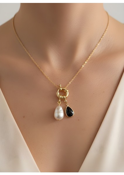 Incili Siyah Taş Detaylı Damla Kolye