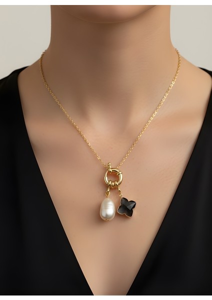 Incili Siyah Taş Detaylı Yıldız Kolye