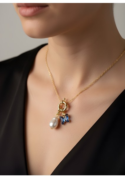 Incili Mavi Taş Detaylı Kelebek Kolye