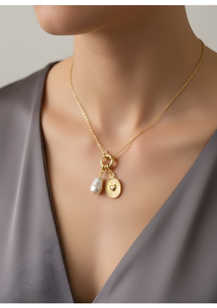 Incili Oval Plaka Kalp Kolye