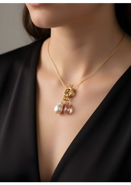 Incili Pembe Taş Detaylı Damla Kolye