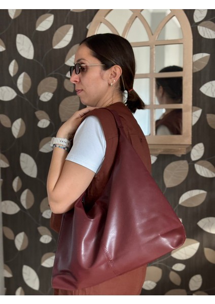 Bordo Düz Tek Askılı Geniş Omuz Çantası fırsatları