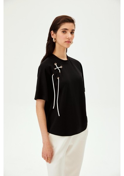 Bağcıklı Bisiklet Yaka Regular Örme Tişört