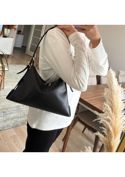 Aria Siyahtek Askılı Omuz Çantası fırsatları