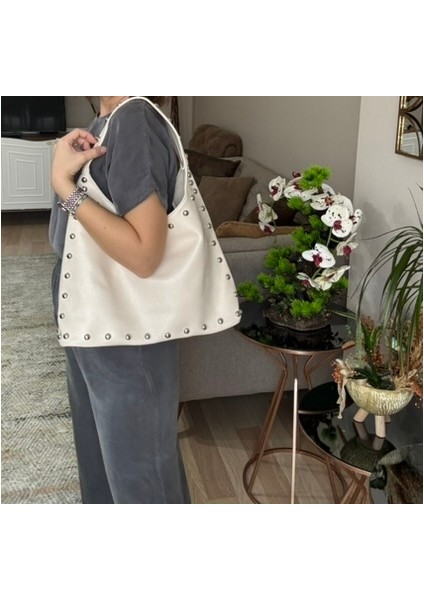 Krem Zımbalı Tek Omuz Çantası fiyatları