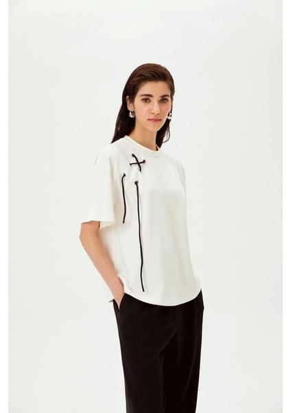 Bağcıklı Bisiklet Yaka Regular Örme Tişört