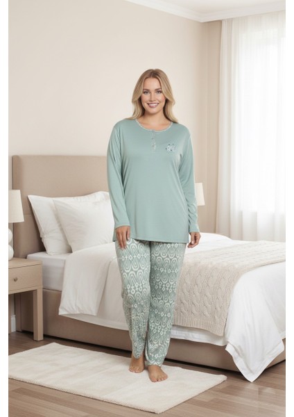 Kadın Yeşil Etnik Desen 3 Düğmeli Likralı Viskon Mevsimlik Uzun Kol Pijama Takımı modelleri