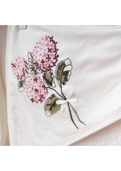 Ortanca Işlemeli Bebek Bornoz ve Kapüşonlu Banyo Havlusu 4'lü Takım modelleri