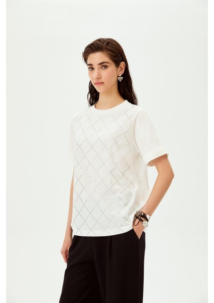 Taşlı Baklava Desenli Bisiklet Yaka Pamuklu Regular Örme Tişört indirimleri