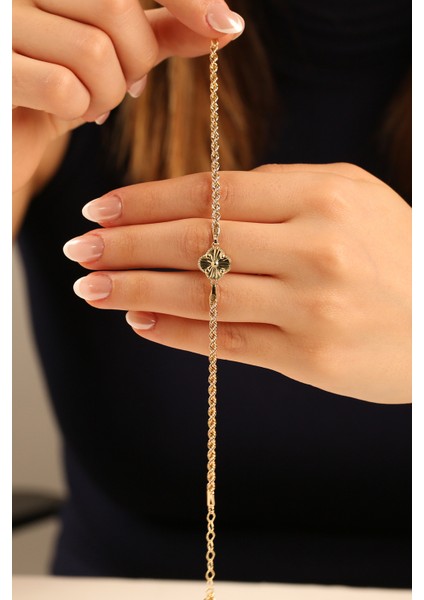 Halatlı Yoncalı Model 8 Ayar Altın Bileklik CGKBLK0373 fırsatları