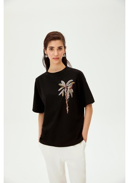 Papağan Figürü Işlemeli Bisiklet Yaka Pamuklu Regular Örme Tişört