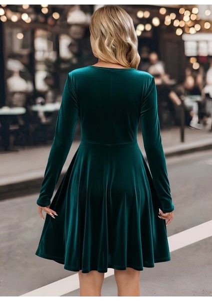 Yaman Market Kadın Uzun Kollu Kruvaze Yakalı Toka Detaylı Mini Kadife Elbise modelleri