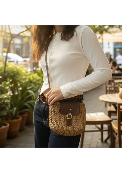 2469 El Yapımı Kahverengi Rafya Ip Çapraz Çanta / 23 x 16 cm