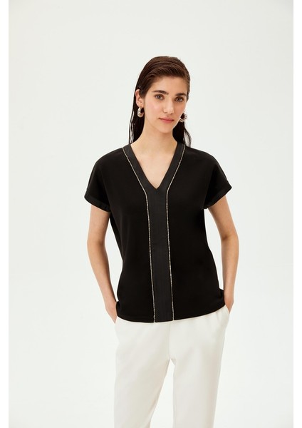 V Yaka Kısa Kollu Regular Örme Tişört