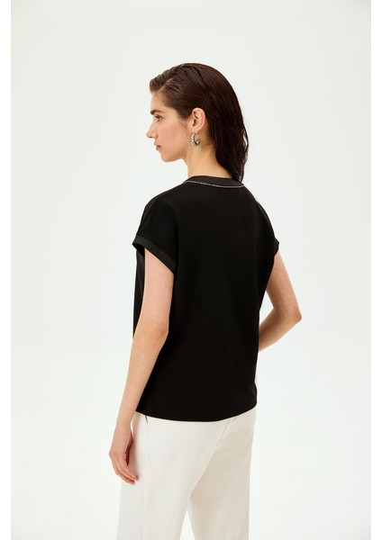 V Yaka Kısa Kollu Regular Örme Tişört modelleri