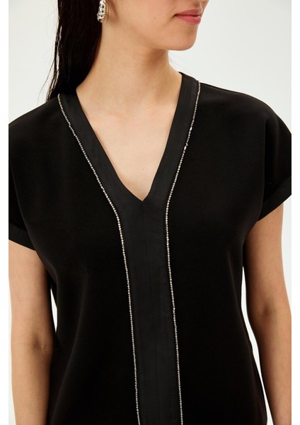 V Yaka Kısa Kollu Regular Örme Tişört fırsatları