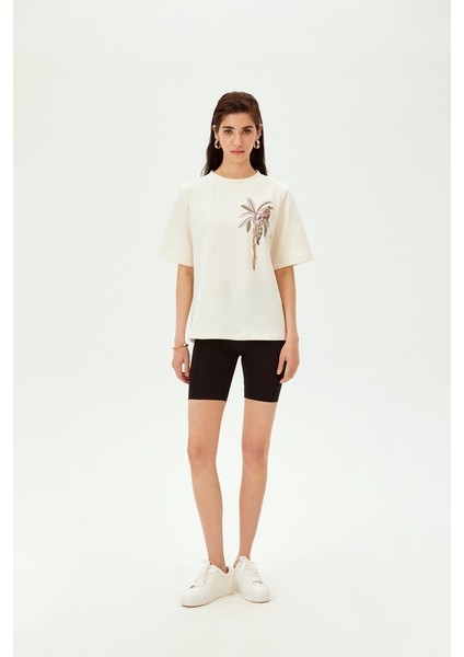 Papağan Figürü Işlemeli Bisiklet Yaka Pamuklu Regular Örme Tişört fırsatları