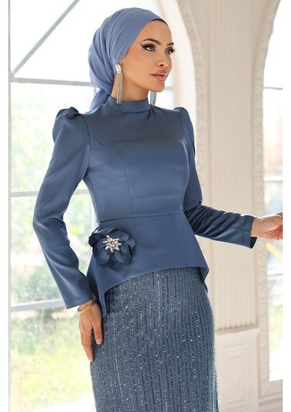 Çiçek Broşlu Arkası Bağcıklı Saten ve Payetli Tesettür Abiye Takım İNDİGO 1683