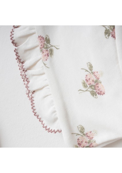 Zarif Ortanca Çiçek Desenli Kendinden Eldivenli Bebek Tulumu ve Yumuşacık Battaniye Seti fırsatları