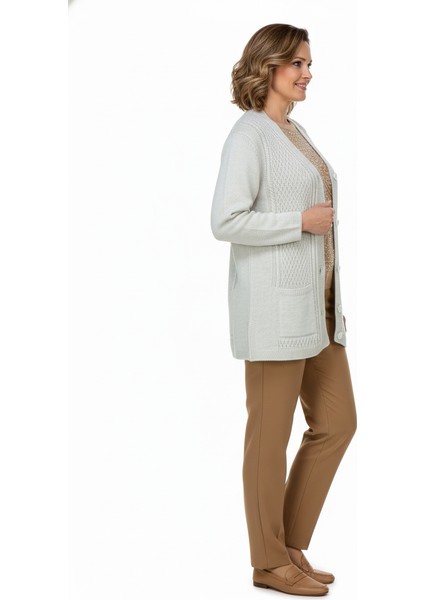 Kadın Kışlık Triko Hırka Çift Cepli Esnek Önü Düğmeli Klasik Örgü Doku Motifli fiyatları