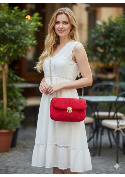 Peluş Iplikten El Dokuması Zincirli Astarlı Omuz Çantası