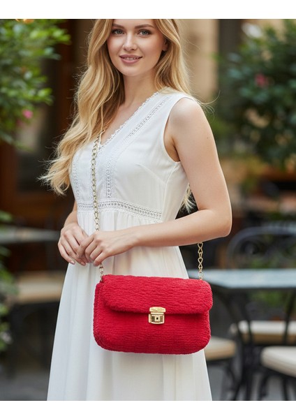 Peluş Iplikten El Dokuması Zincirli Astarlı Omuz Çantası fiyatları