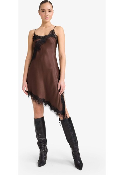 Yılbaşı Temalı V Yaka Saten Kolsuz Midi Elbise G7018AX25WN fırsatları