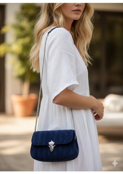 Peluş Iplikten El Dokuması Zincirli Astarlı Omuz Çantası