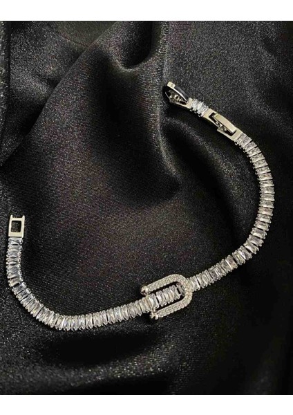 Silver Suyolu Baget Taşlı Tiff Model Çelik Bileklik fiyatları