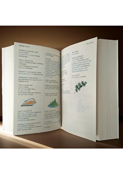 İlköğretim Resimli Sözlük Türkçe-İngilizce ve İngilizce-Türkçe 488 Sayfa