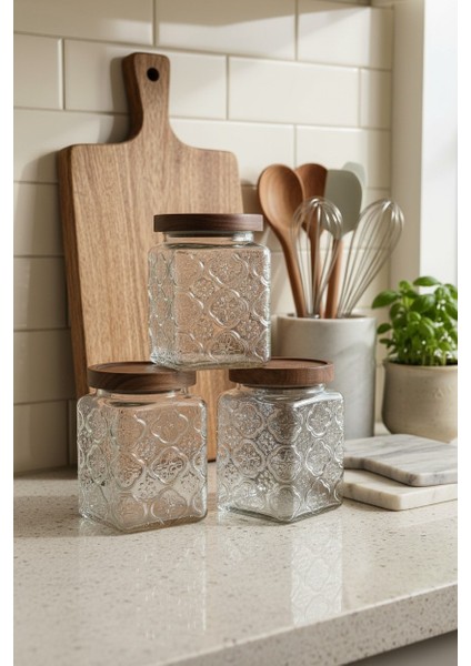 Akasya Kapaklı 3’lü Cam Saklama Kabı Seti – Vakumlu Kapak, Desenli Kare Kavanoz