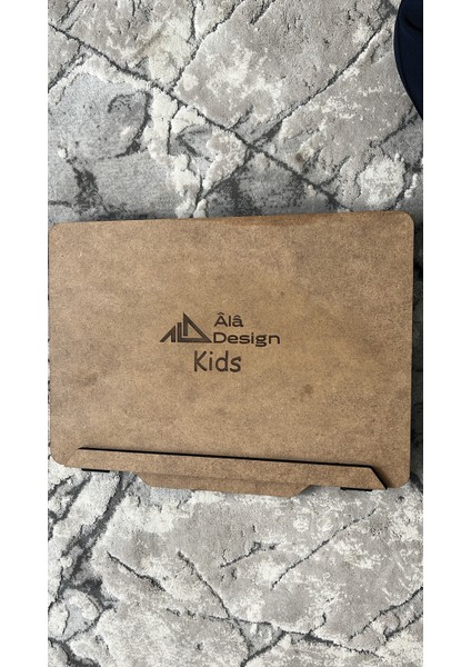 Minik Yazar Ahşap Laptop Yazı Oyunu