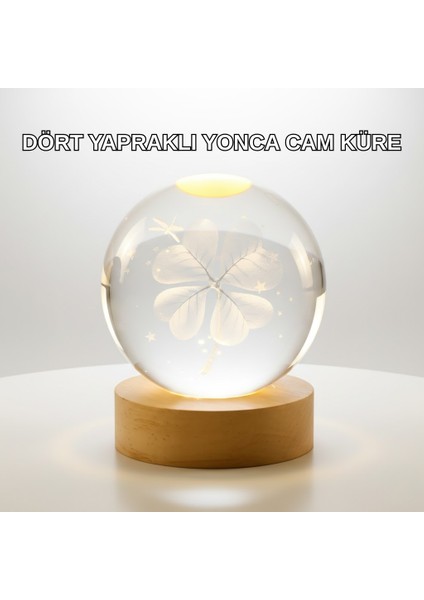 Yonca Figürlü Cam Küre USB Işıklı Ahşap Tabanlı Dekoratif Masa Lambası