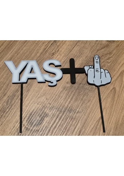 Komik Orta Parmak Pasta Süsü Her Yaşa Özel