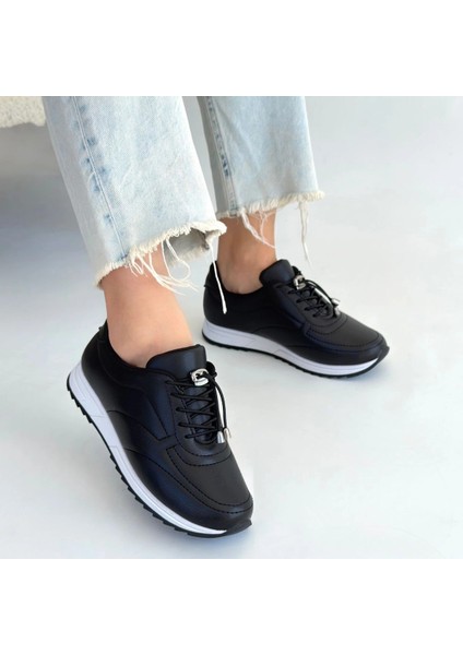 Finna Siyah Cilt Bağcıklı Spor Ayakkabı fırsatları