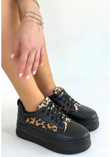 Lorrin Siyah Cilt Leopar Detaylı Bağcıklı Spor Ayakkabı