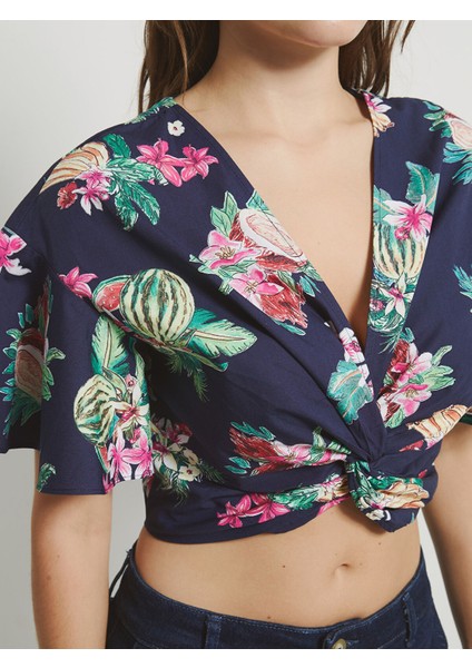 Yeni Sezon V Yaka Çiçekli Kısa Kollu Crop Kadın Bluz modelleri