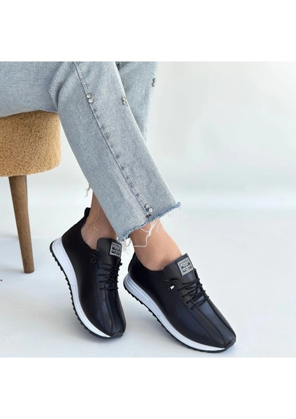 Monya Siyah Cilt Bağcıklı Spor Ayakkabı fırsatları