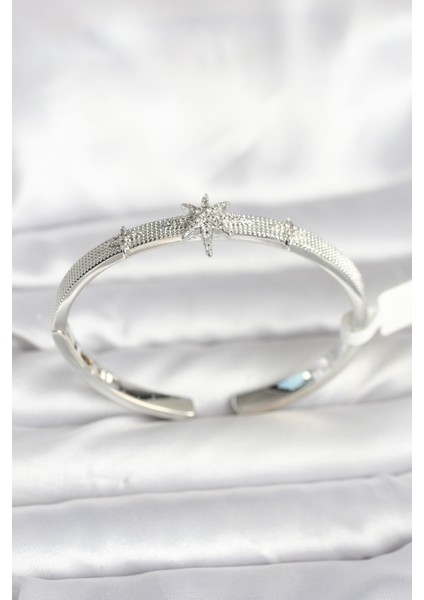 Pirinç Gümüş Renk Kutup Yıldızı Model Kadın Kelepçe Bileklik - BLK-0210