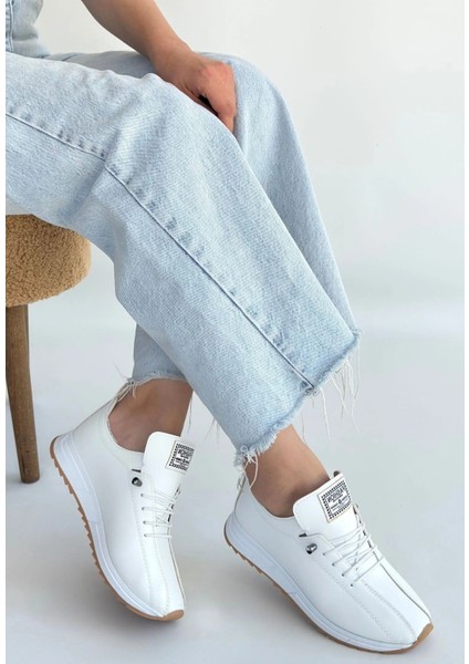 Monya Beyaz Cilt Bağcıklı Spor Ayakkabı modelleri