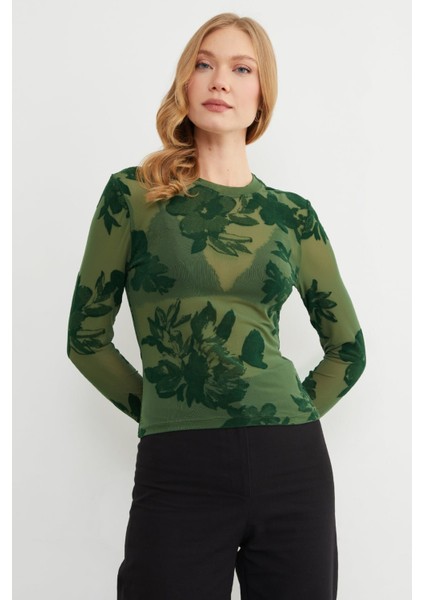 Çiçek Desenli Transparan Bluz