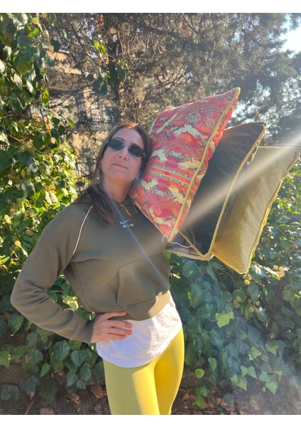 Turna Kuşu, Parlak Kadife Kırlent Kılıfı