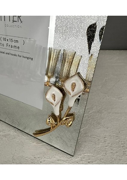 Göz Alıcı Parlaklık: 10X15 cm Simli Çiçekli Cam Fotoğraf Çerçevesi