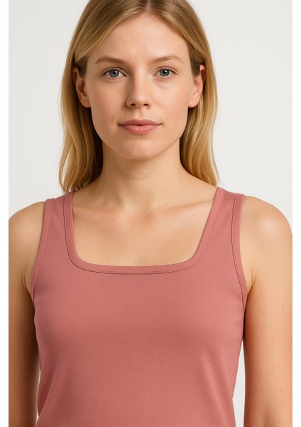 U Yaka Bayan Pamuk Atlet