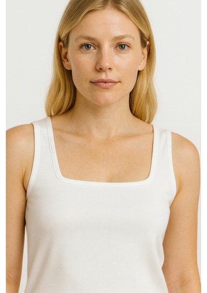 U Yaka Bayan Pamuk Atlet