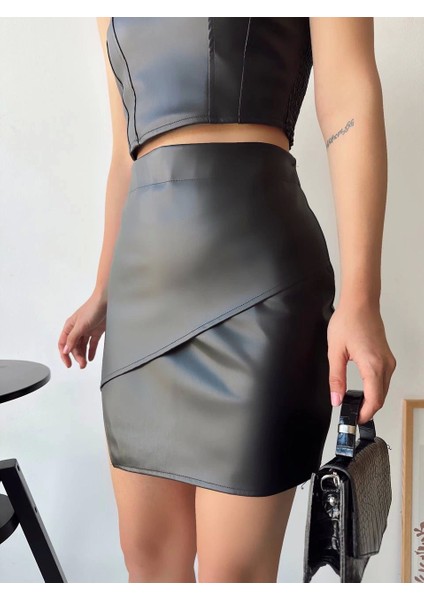 Kapaklı Asimetrik Model Deri Etek Siyah fiyatları