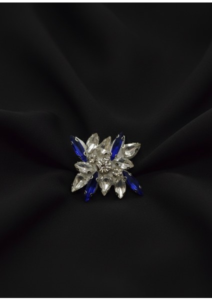 Işıltılı Çiçek Motifli & Şeffaf Taşlı Metal Broş