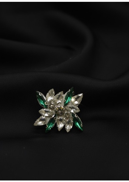 Işıltılı Çiçek Motifli & Şeffaf Taşlı Metal Broş indirimleri