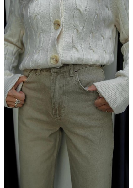 Paçası Kesik Straight Bej Kadın Denim Pantolon fırsatları