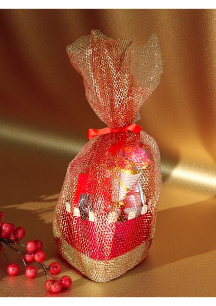 Kırmızı Hediye Sepeti ve Peluş Çilek Gül Kolye Çiçek Buketi Mini Oyuncak Romantik Sürpriz Özel